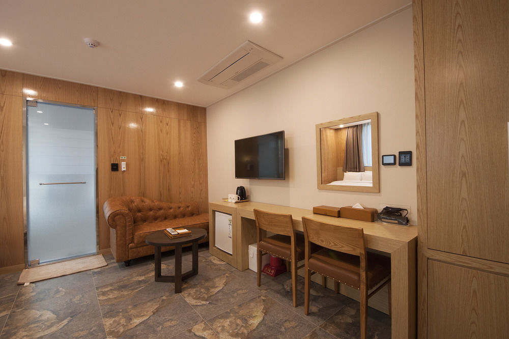 โรงแรม โรงแรมนาโฟเร โซล