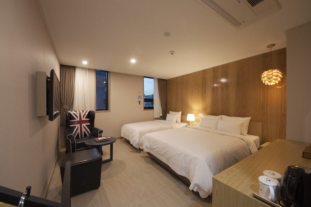 โรงแรมนาโฟเร