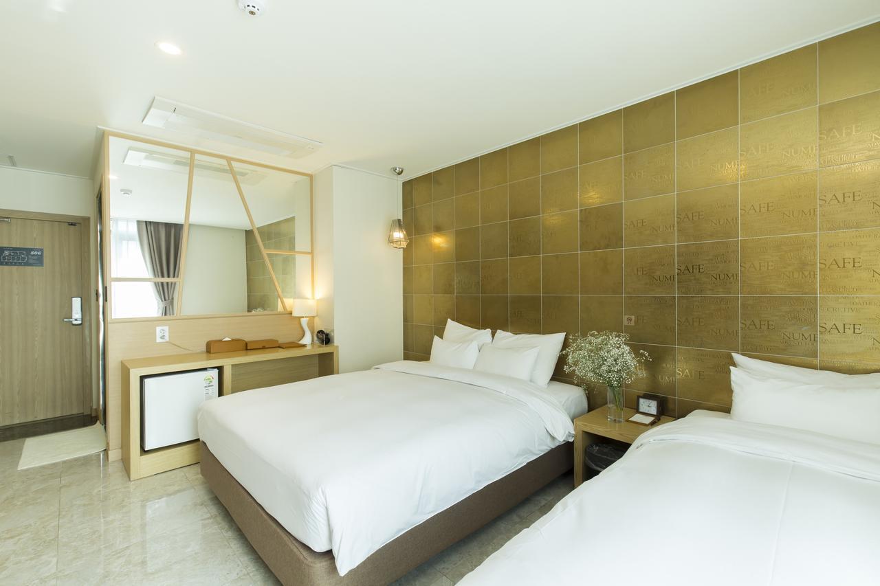 โรงแรมนาโฟเร โรงแรม 3*