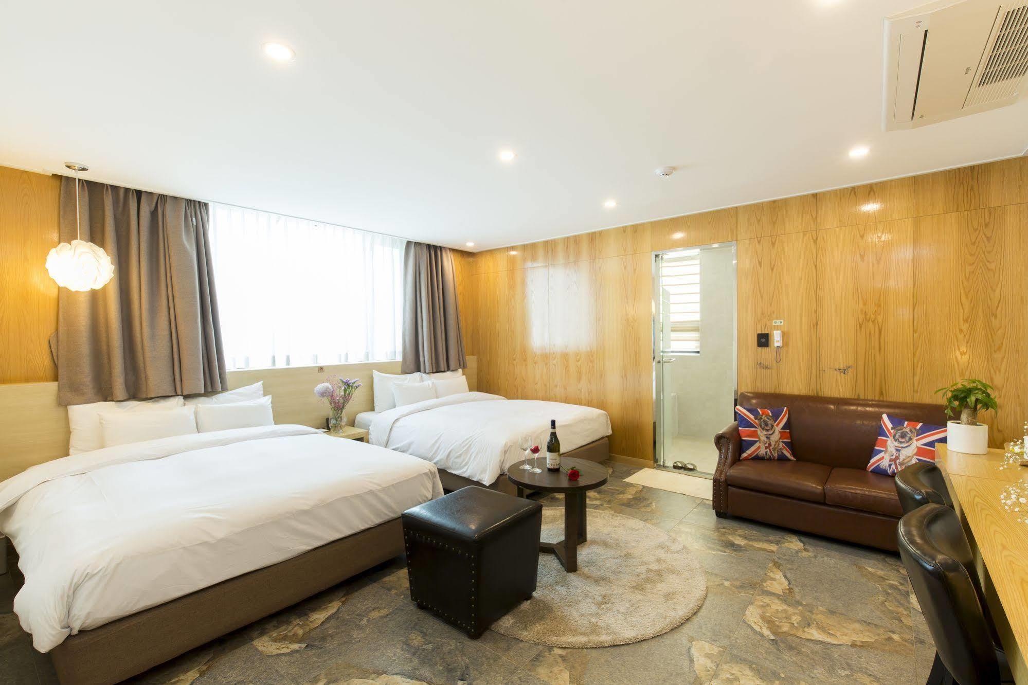 โรงแรม โรงแรมนาโฟเร