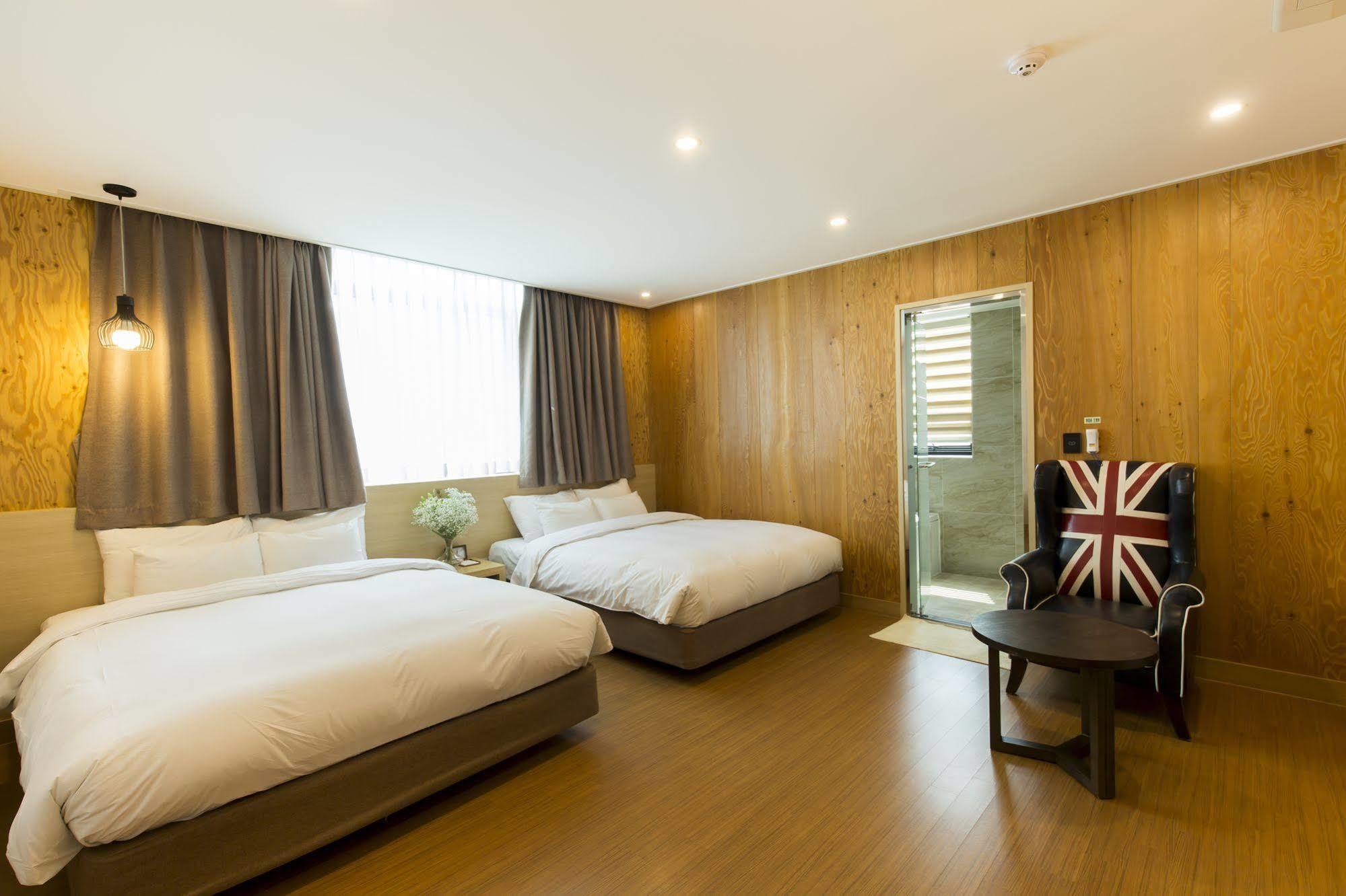 โรงแรมนาโฟเร โรงแรม โซล