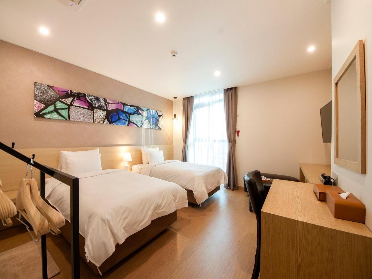 โรงแรม โรงแรมนาโฟเร 3*